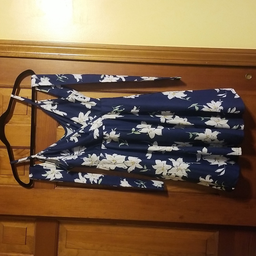 🔹️NWOT | Floral Spaghetti Strap Dress | Matching Dress Belt | Adjustable Straps